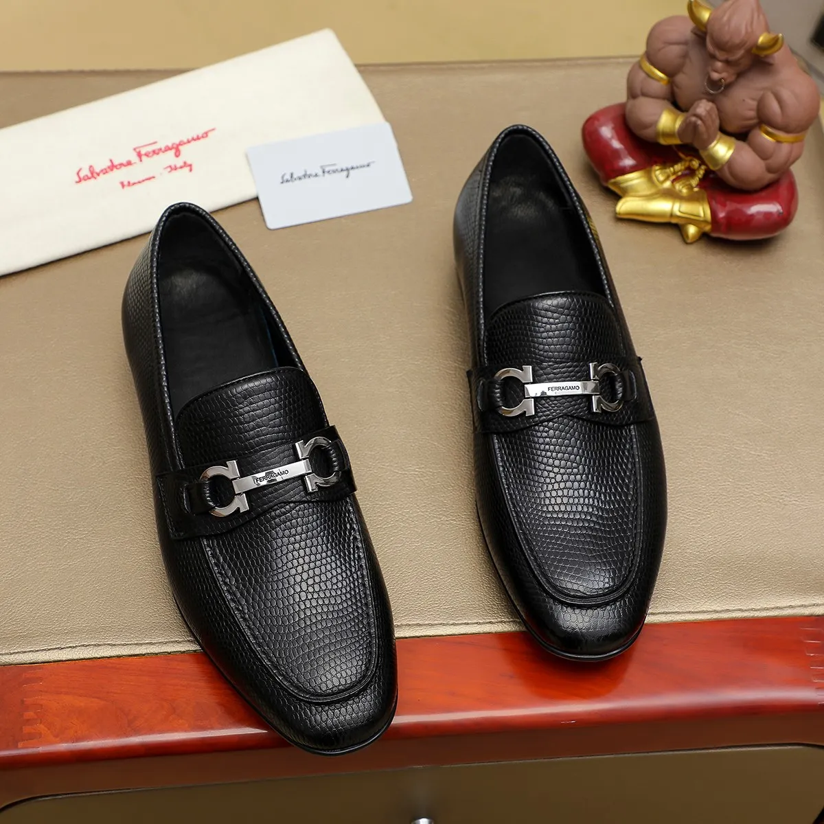Men's shoes 250 🕷🕷🐂【Ferragamo】Ferragamo Popular fashionable casual shoes🇨🇳Official website counter 1:1 production, original mold opening💯Good quality can be seen, imported high-end first-layer pebbled calfskin, water-dyed🐂leather lining🌿very clear texture, high-quality waterproof, non-slip and wear-resistant outsole🎋high quality and low price, truly handmade🍓, color optional! Code number 38-44 (45. To be customized)